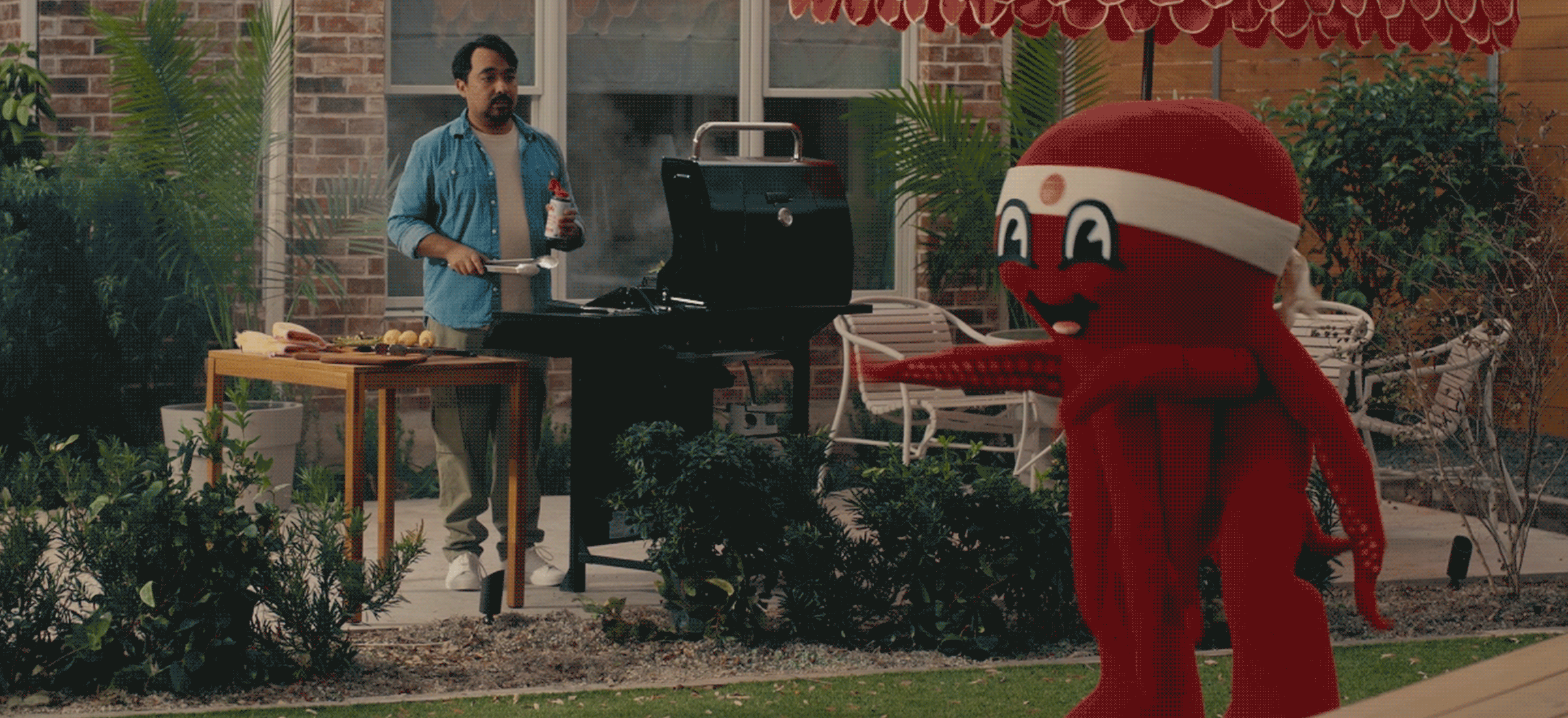Octo joins a backyard cookout